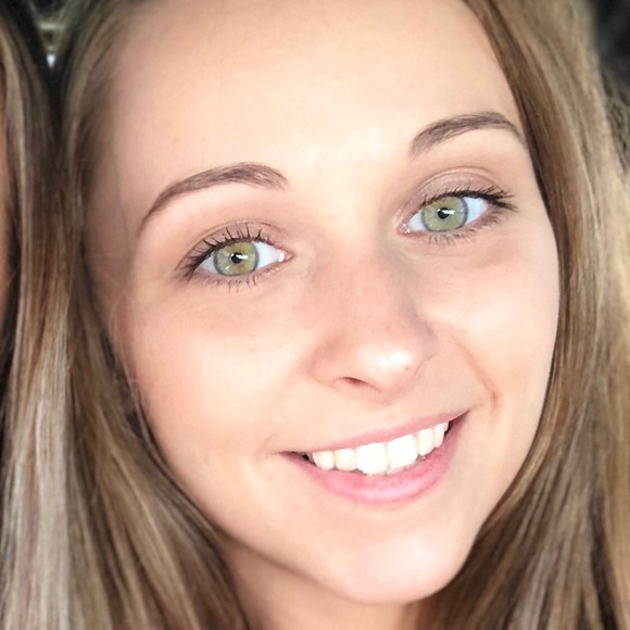 Meet your Posher, Jeannette - Picture 1 of 1